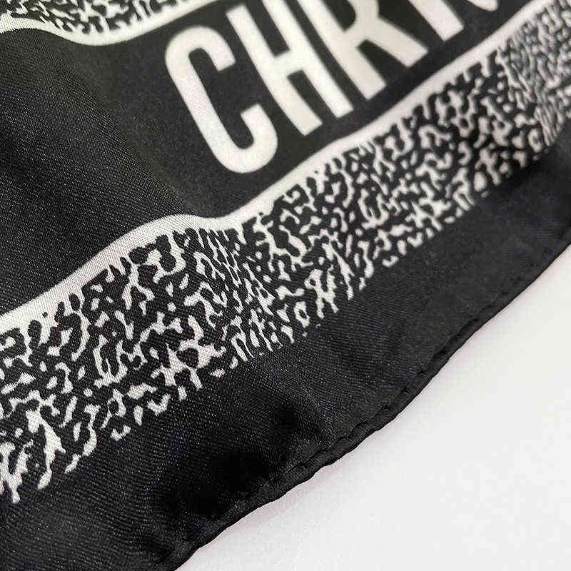 90x90cm Silk Scarf Luxury Brand Designer Hair Scarf Print Head Scarf 2021 Large Handkerchief Hijab Shawl for Women G1206
90x90cm Silk Scarf Luxury Brand Designer Hair Scarf Print Head Scarf 2021 Large Handkerchief Hijab Shawl for Women G1206