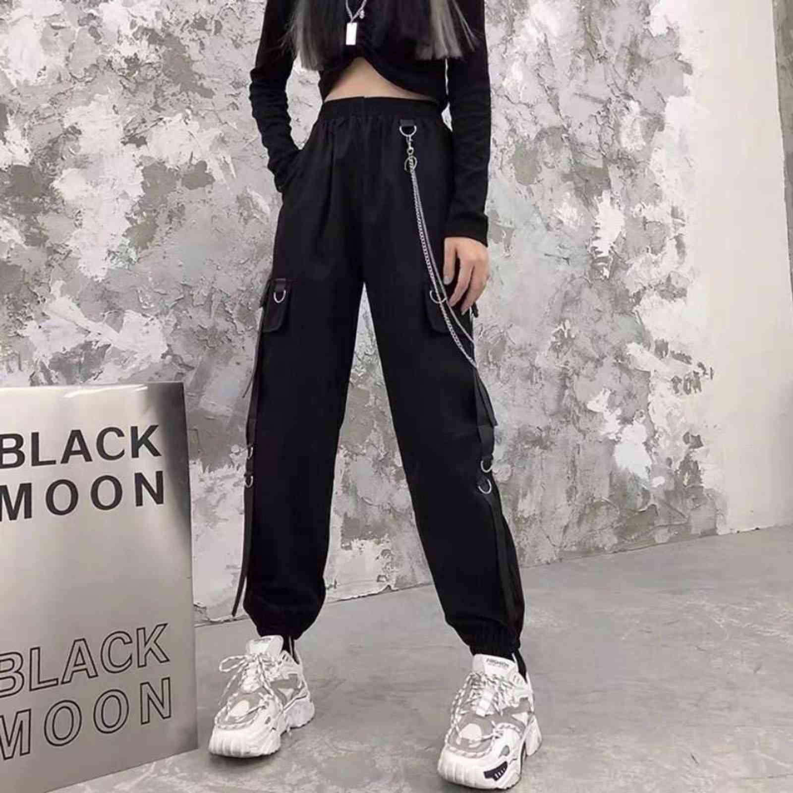 Women's Cargo Pants Two Piece Sets Harajuku T shirt Tops Buckle Ribbon Pocket Jogger Elastic Waist Pant Chain Streetwear Females 211115
