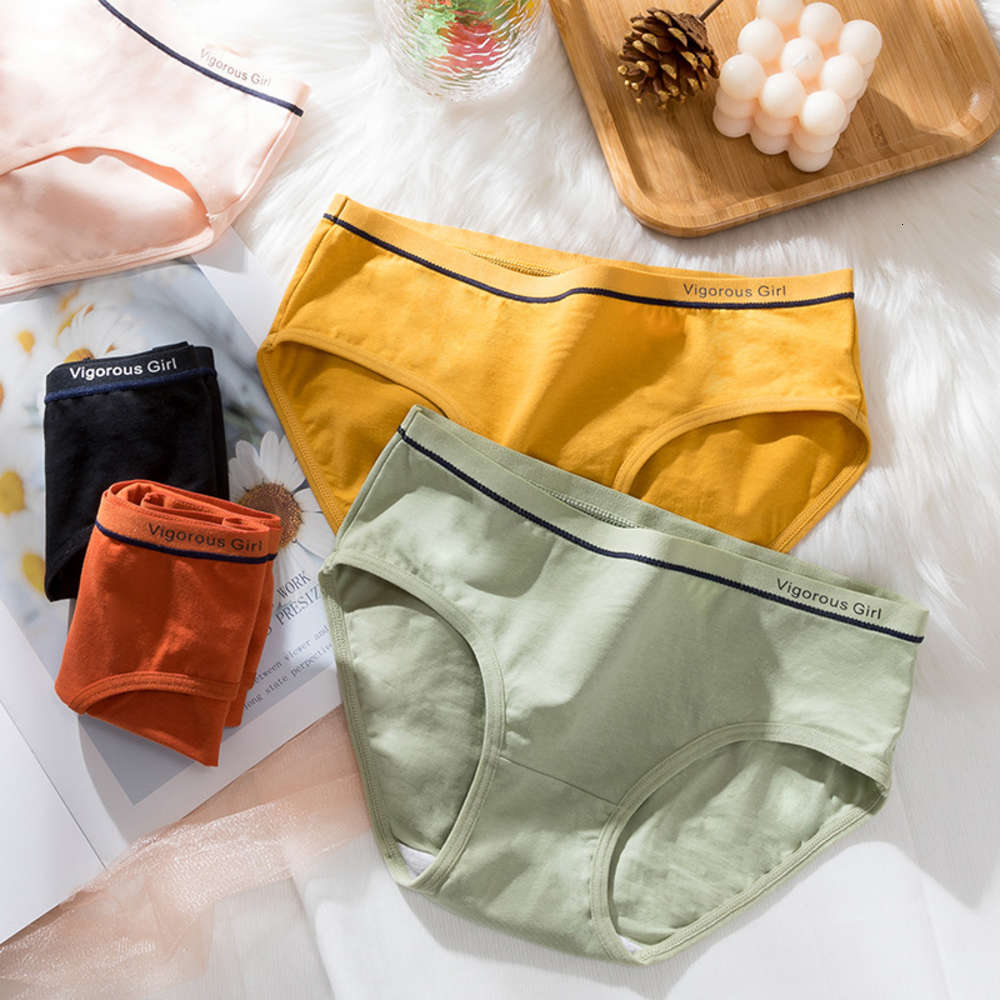 Beautiful pure autumn and winter simple sweet color printed cotton underwear women's 100% antibacterial crotch briefs, Black;white
Beautiful pure autumn and winter simple sweet color printed cotton underwear women's 100% antibacterial crotch briefs, Black;white