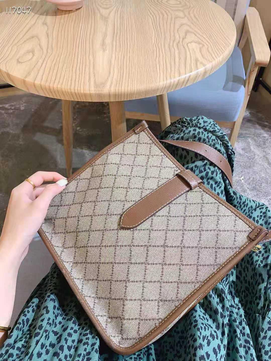 Temperance Bucket Bag: Fashionable, Spacious & Versatile Women's Shoulder Bag for Shopping & Leisure - 2021 Edition, Khaki
Temperance Bucket Bag: Fashionable, Spacious & Versatile Women's Shoulder Bag for Shopping & Leisure - 2021 Edition, Khaki