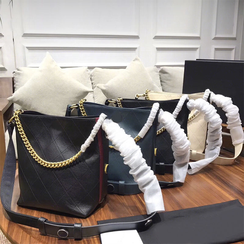 2021 New Autumn and Winter Genuine Leather Womens Bag Hippie Bag Large Capacity Rhombus Bucket Bag Fashion Shoulder Messenger, Black-black ribbon (small) suction clasp
2021 New Autumn and Winter Genuine Leather Womens Bag Hippie Bag Large Capacity Rhombus Bucket Bag Fashion Shoulder Messenger, Black-black ribbon (small) suction clasp