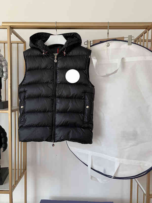 Men's Vests Brand Classical French Mens Down Designer Embrodered Letter Bandge Style Womens Downs Vest Warm Outerwear TRHP, Supplement (not shipped separately)
Men's Vests Brand Classical French Mens Down Designer Embrodered Letter Bandge Style Womens Downs Vest Warm Outerwear TRHP, Supplement (not shipped separately)