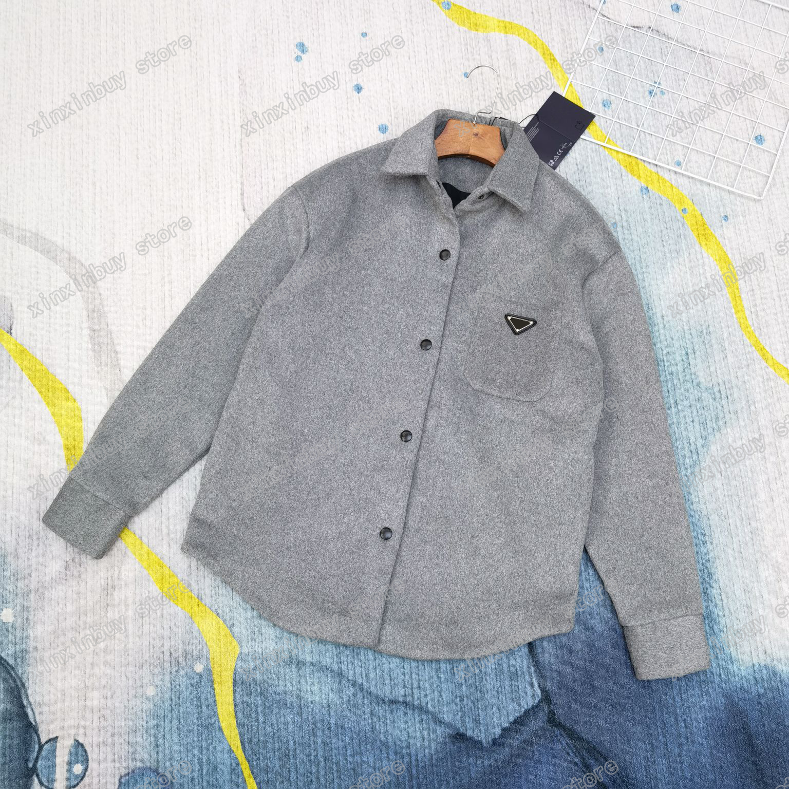 21ss mens designers Jackets baseball Metal triangle label letter Woolen cloth streetwear Coats Outerwear Lapel Neck men Clothing Cotton black gray S-2XL
21ss mens designers Jackets baseball Metal triangle label letter Woolen cloth streetwear Coats Outerwear Lapel Neck men Clothing Cotton black gray S-2XL