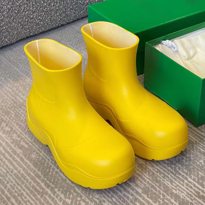 Fashion The latest Ankle boots women Designer shoes Outdoor Booties Fuchsia Lemon yellow womens shoe Thick bottomed Water lady proof Top Quality rain boot Size 35-40, Blue
Fashion The latest Ankle boots women Designer shoes Outdoor Booties Fuchsia Lemon yellow womens shoe Thick bottomed Water lady proof Top Quality rain boot Size 35-40, Blue