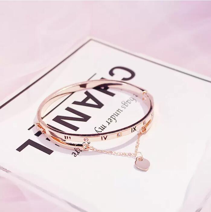 Wholesale- Rose Gold Stainless Steel Bracelets Bangles Female Heart Forever Love Brand Charm Bracelet for Women Famous Jewelry
Wholesale- Rose Gold Stainless Steel Bracelets Bangles Female Heart Forever Love Brand Charm Bracelet for Women Famous Jewelry