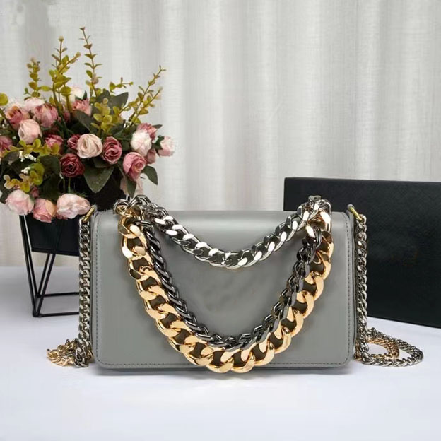 Handbag One Shoulder Messenger Bag flip B ag Fashion canvas linen cowhide font 774682 female ordinary buckle wide sho ulder strap size: 24cm, Nude
Handbag One Shoulder Messenger Bag flip B ag Fashion canvas linen cowhide font 774682 female ordinary buckle wide sho ulder strap size: 24cm, Nude