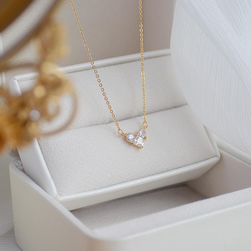 Chains Cute/sweet CZ Crystal Heart-shaped Jewelry Pendant Necklace For Woman Fashion Gold Chain Choker Clavicle Gift Girls
Chains Cute/sweet CZ Crystal Heart-shaped Jewelry Pendant Necklace For Woman Fashion Gold Chain Choker Clavicle Gift Girls