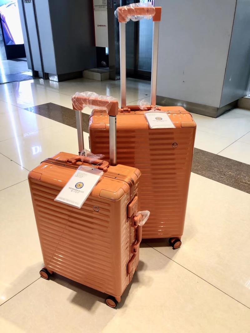 20 ABS+PC alu frame suitcase not zipper closing TSA lock ins carry on luggage new design china case manufacturer
20 ABS+PC alu frame suitcase not zipper closing TSA lock ins carry on luggage new design china case manufacturer