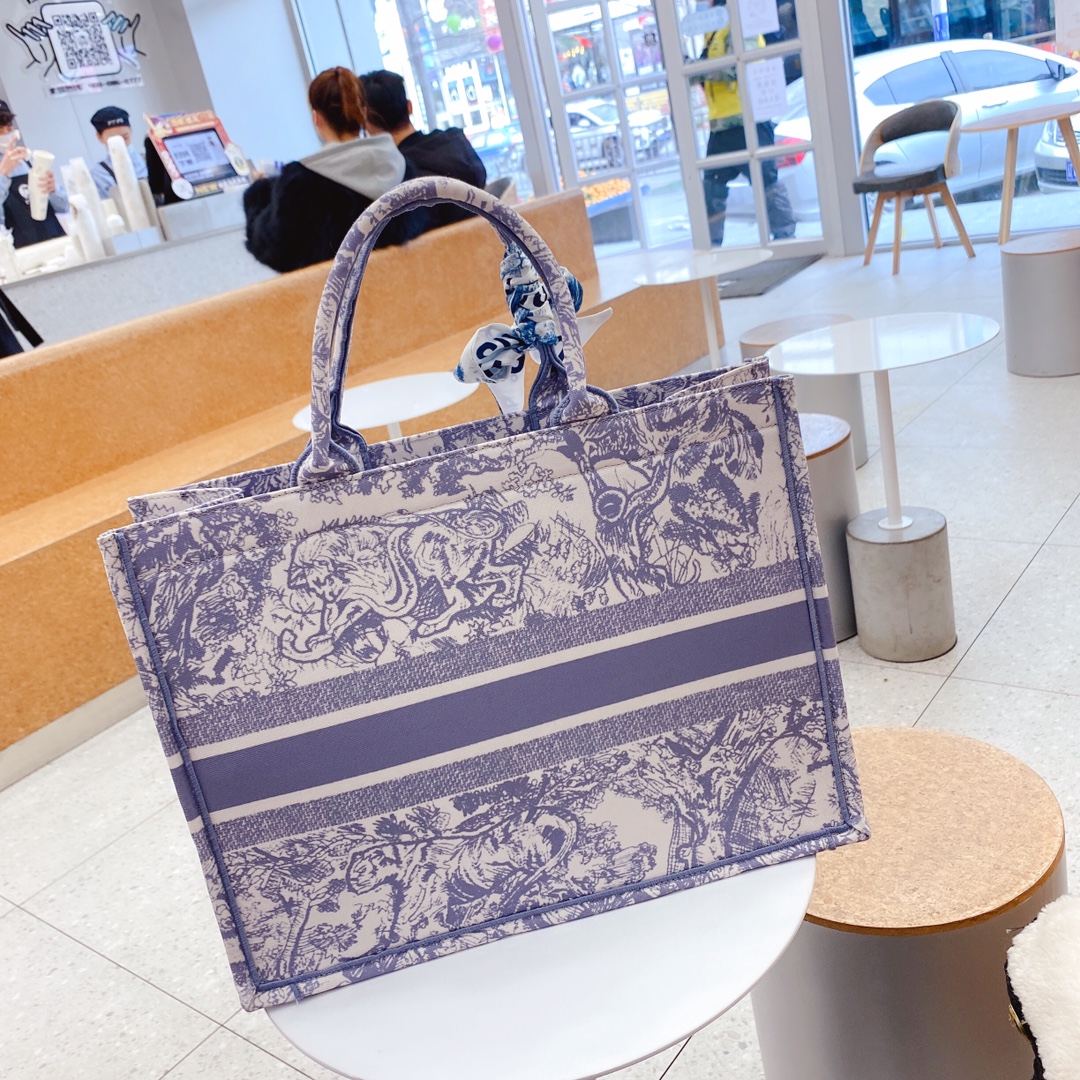 High quality handbag fashion Tote Bag canvas lady letter animal flower pattern leisure classic embroidery bags, Sky blue
High quality handbag fashion Tote Bag canvas lady letter animal flower pattern leisure classic embroidery bags, Sky blue