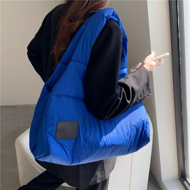 Evening Bags Designer Down Cotton Shoulder Crossbody For Women Fluffy Textures Handbags Fashion Messenger Bag Lady Shopper Purses 2022
Evening Bags Designer Down Cotton Shoulder Crossbody For Women Fluffy Textures Handbags Fashion Messenger Bag Lady Shopper Purses 2022