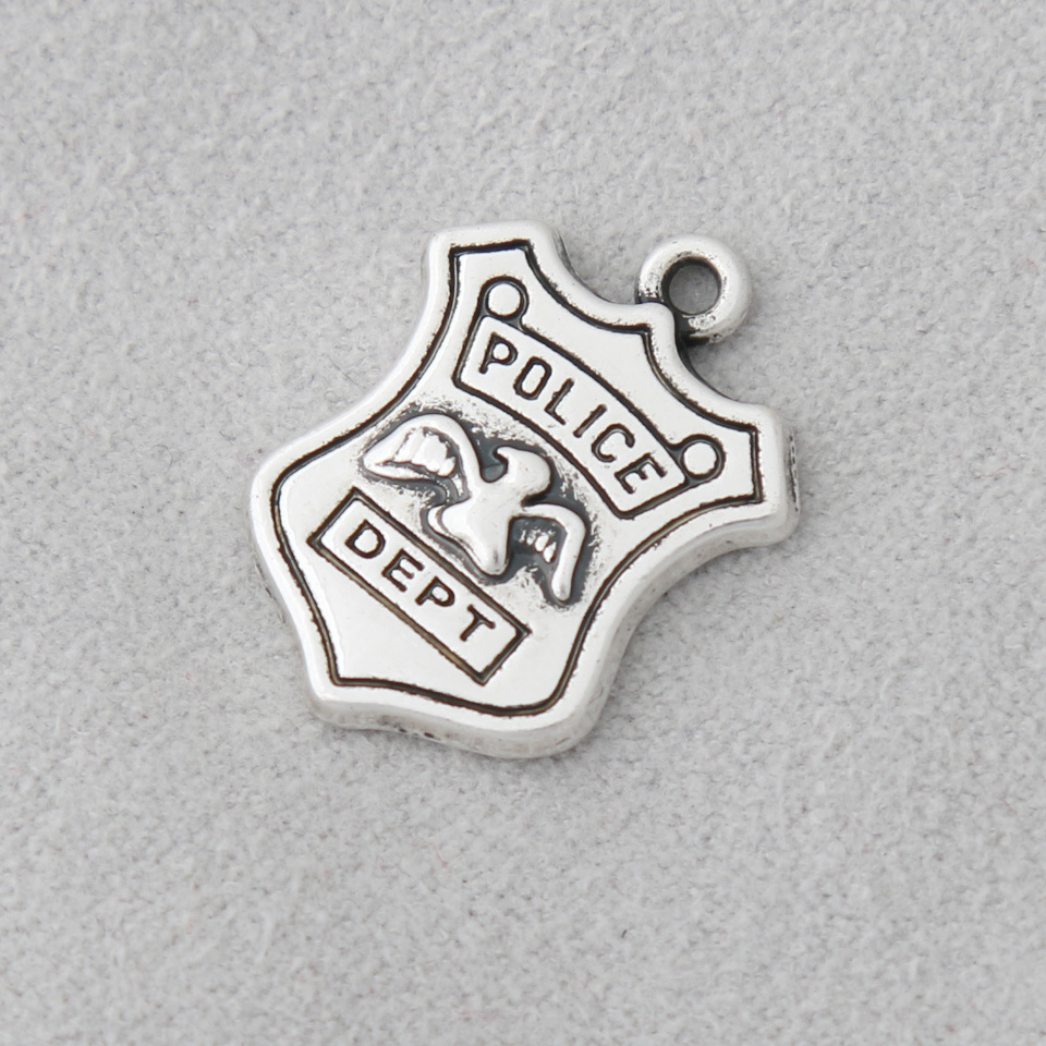 RAINXTAR Fashion Alloy Vintage Shield Police Dept Single Side Charms 50pcs 15*19mm AAC094
RAINXTAR Fashion Alloy Vintage Shield Police Dept Single Side Charms 50pcs 15*19mm AAC094