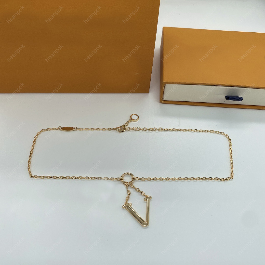 Designer Gold Necklace Women Classics Necklaces Fashion Letters Design For Men Jewelry Luxurys Hight Quality Locket Necklaces 22011405R
Designer Gold Necklace Women Classics Necklaces Fashion Letters Design For Men Jewelry Luxurys Hight Quality Locket Necklaces 22011405R
