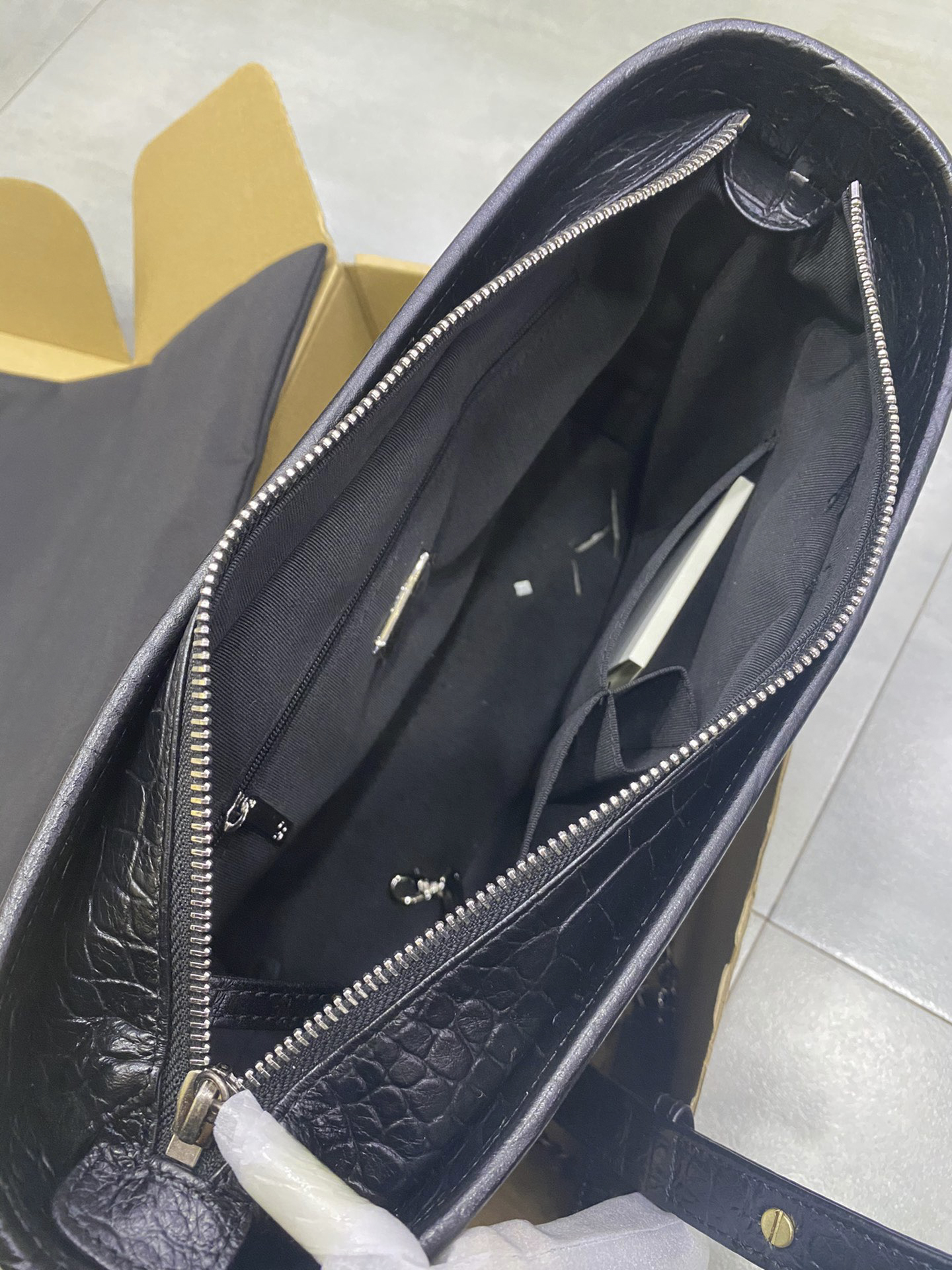 Women's leather bag 7a high end top quality crocodile Single Shoulder Oblique cross package classic fashion leisure business entertainm
Women's leather bag 7a high end top quality crocodile Single Shoulder Oblique cross package classic fashion leisure business entertainm