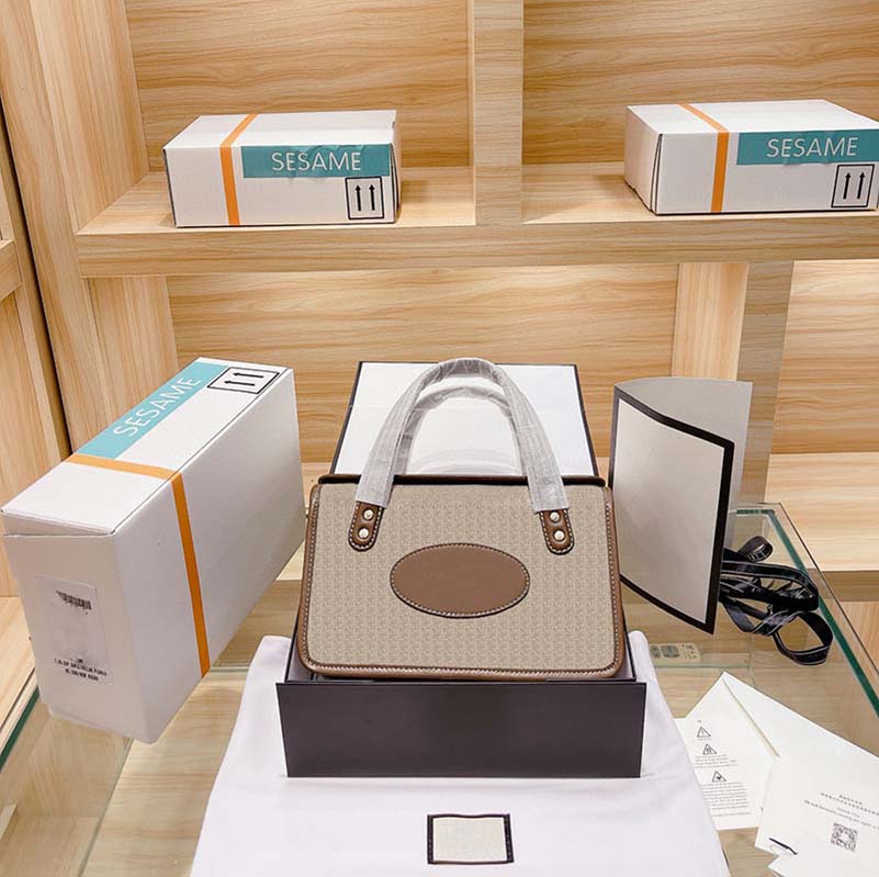 2021 luxury fashion brand bag handbag designer classic wallet genuine leather women 3A + high quality clutch soft shoulder box bag fannypack, Brown
2021 luxury fashion brand bag handbag designer classic wallet genuine leather women 3A + high quality clutch soft shoulder box bag fannypack, Brown