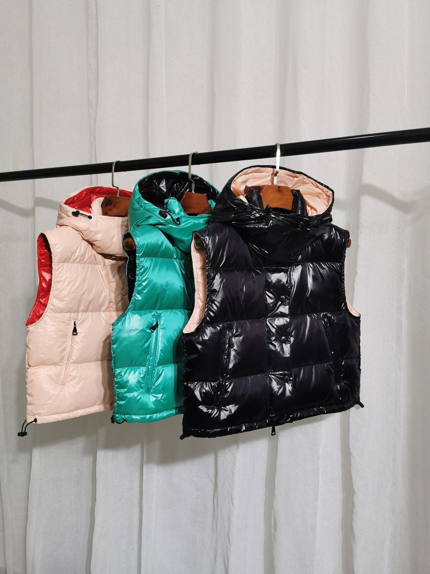 2021 High Quality Women Jacket Fashion Short Hooded Down Vests Color Block Zipper Buttons White Duck Coats Casual Female Clothes, Black
2021 High Quality Women Jacket Fashion Short Hooded Down Vests Color Block Zipper Buttons White Duck Coats Casual Female Clothes, Black