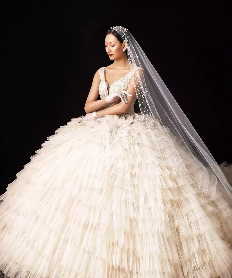 Fashion Head Beading Wedding Veils Appliques Lace Bridal for Girls Cathedral Luxury Long Chapel Length Beaded