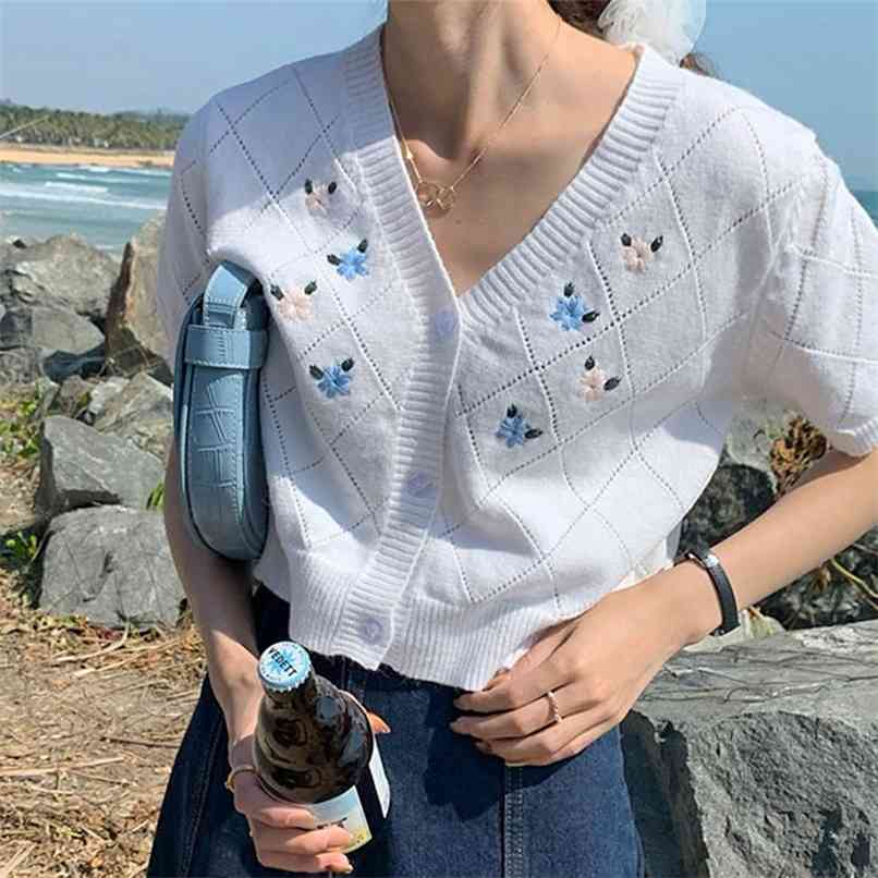 Korean fashion v-neck knitted jacket short women cardigan summer top women' clothing 210520, White
Korean fashion v-neck knitted jacket short women cardigan summer top women' clothing 210520, White