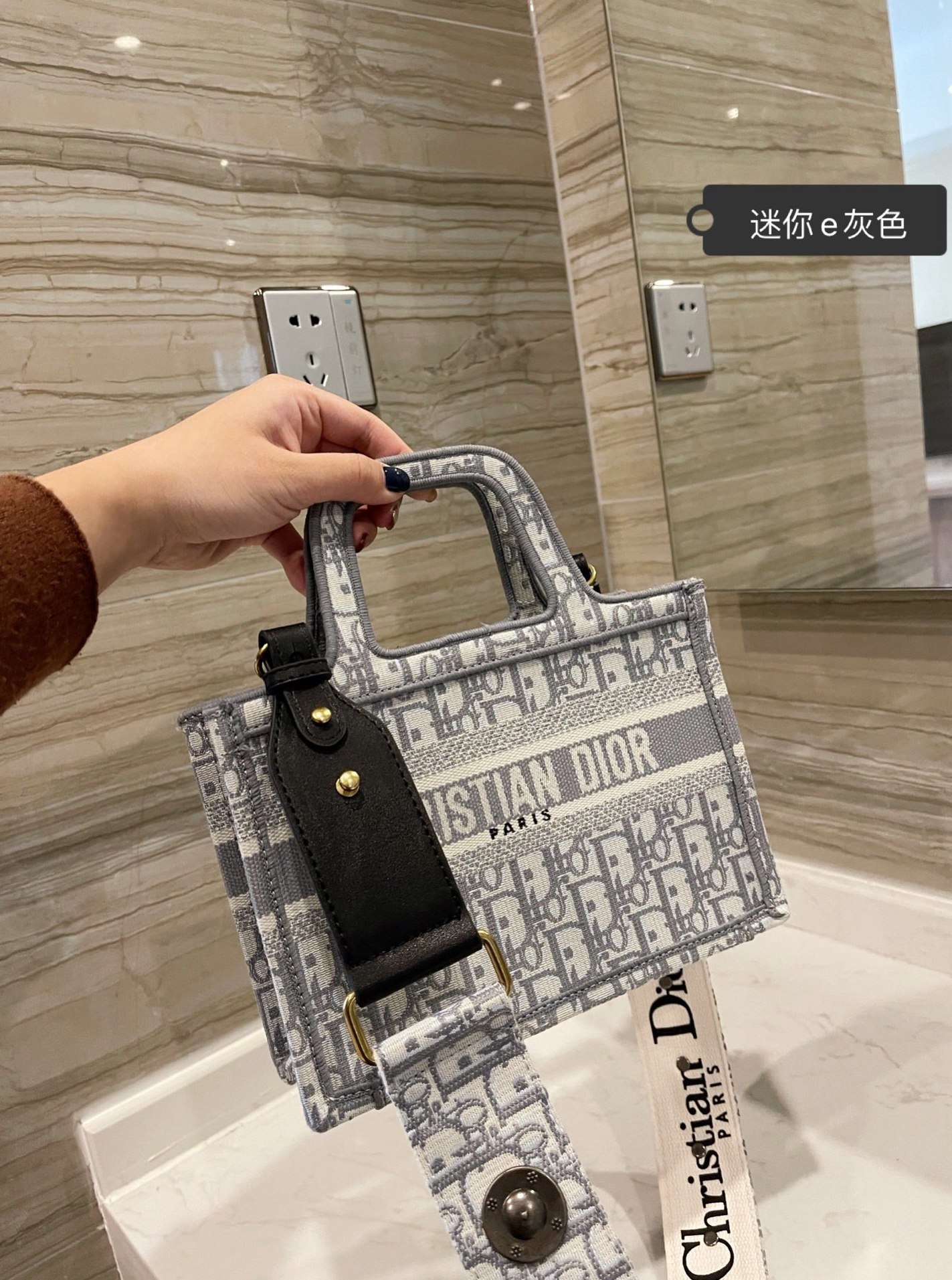 2021 lovely On Sale Top bag party Star Style Luxury shoulder messenger crossbody women hand fashion bags handbags handbag -L2817, Red;black 
2021 lovely On Sale Top bag party Star Style Luxury shoulder messenger crossbody women hand fashion bags handbags handbag -L2817, Red;black