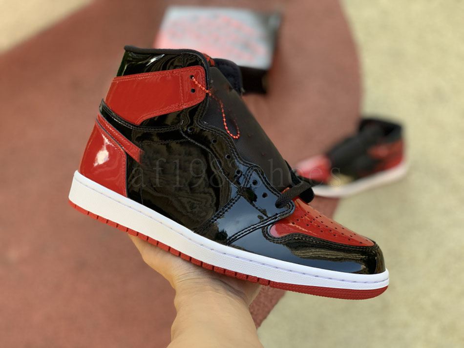 1 High Varsity Red Bred Patent Basketball shoe Jumpman 1s Men Women Athletic Shoes Designer Sports Sneakers Mens Trainers Chaussures
1 High Varsity Red Bred Patent Basketball shoe Jumpman 1s Men Women Athletic Shoes Designer Sports Sneakers Mens Trainers Chaussures