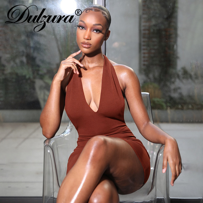 2021 summer women halter mini dress v neck backless bace up bandage bodycon streetwear party club solid clotheshigh quality, Black;gray
2021 summer women halter mini dress v neck backless bace up bandage bodycon streetwear party club solid clotheshigh quality, Black;gray