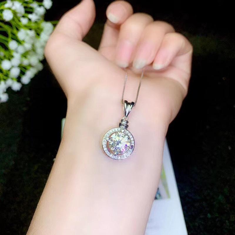 Pendant Necklaces CAOSHI Elegant Round Necklace For Women Exquisite Evening Party Statement Jewelry Daily Collocation Accessories, Silver
Pendant Necklaces CAOSHI Elegant Round Necklace For Women Exquisite Evening Party Statement Jewelry Daily Collocation Accessories, Silver