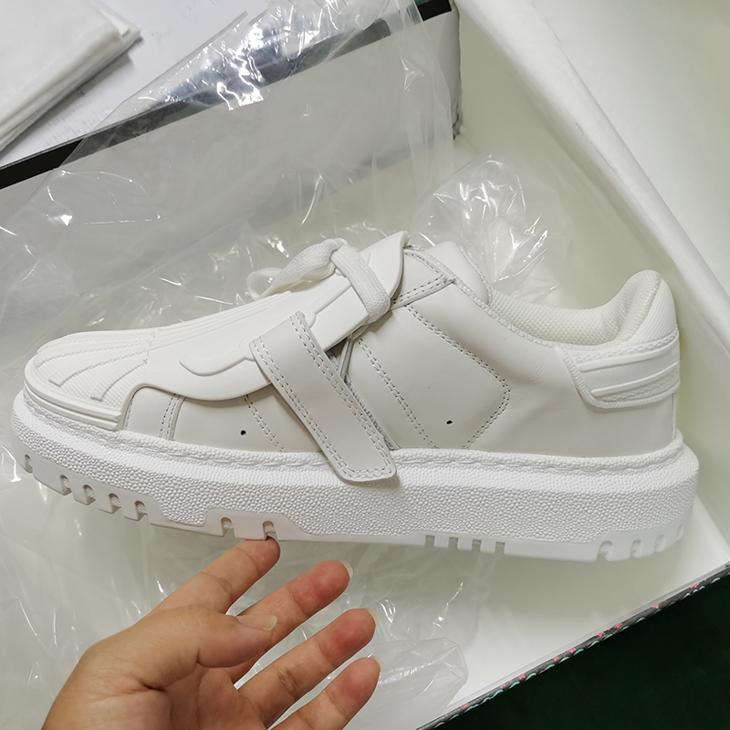 Women ID Sneaker Smooth Leather Shoes Shell-toe Trainers Runner Designer Platform Notched Rubber Sole Sneakers Lace-up Casual Shoe 7 Colors 277, Black
Women ID Sneaker Smooth Leather Shoes Shell-toe Trainers Runner Designer Platform Notched Rubber Sole Sneakers Lace-up Casual Shoe 7 Colors 277, Black