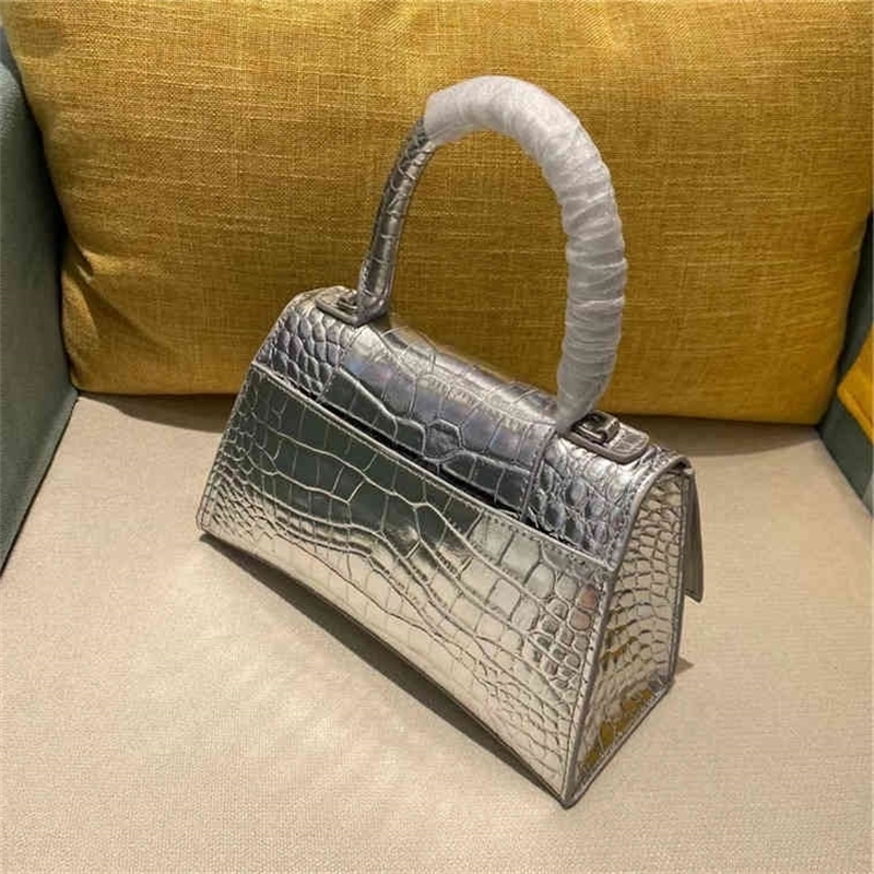 Bag Handbags Crocodle Luxurys Bag New Hourglass Balencaiga Pattern Head Layer Cow Leather Mini Messenger Hand Bill of bb 4CO9
Bag Handbags Crocodle Luxurys Bag New Hourglass Balencaiga Pattern Head Layer Cow Leather Mini Messenger Hand Bill of bb 4CO9