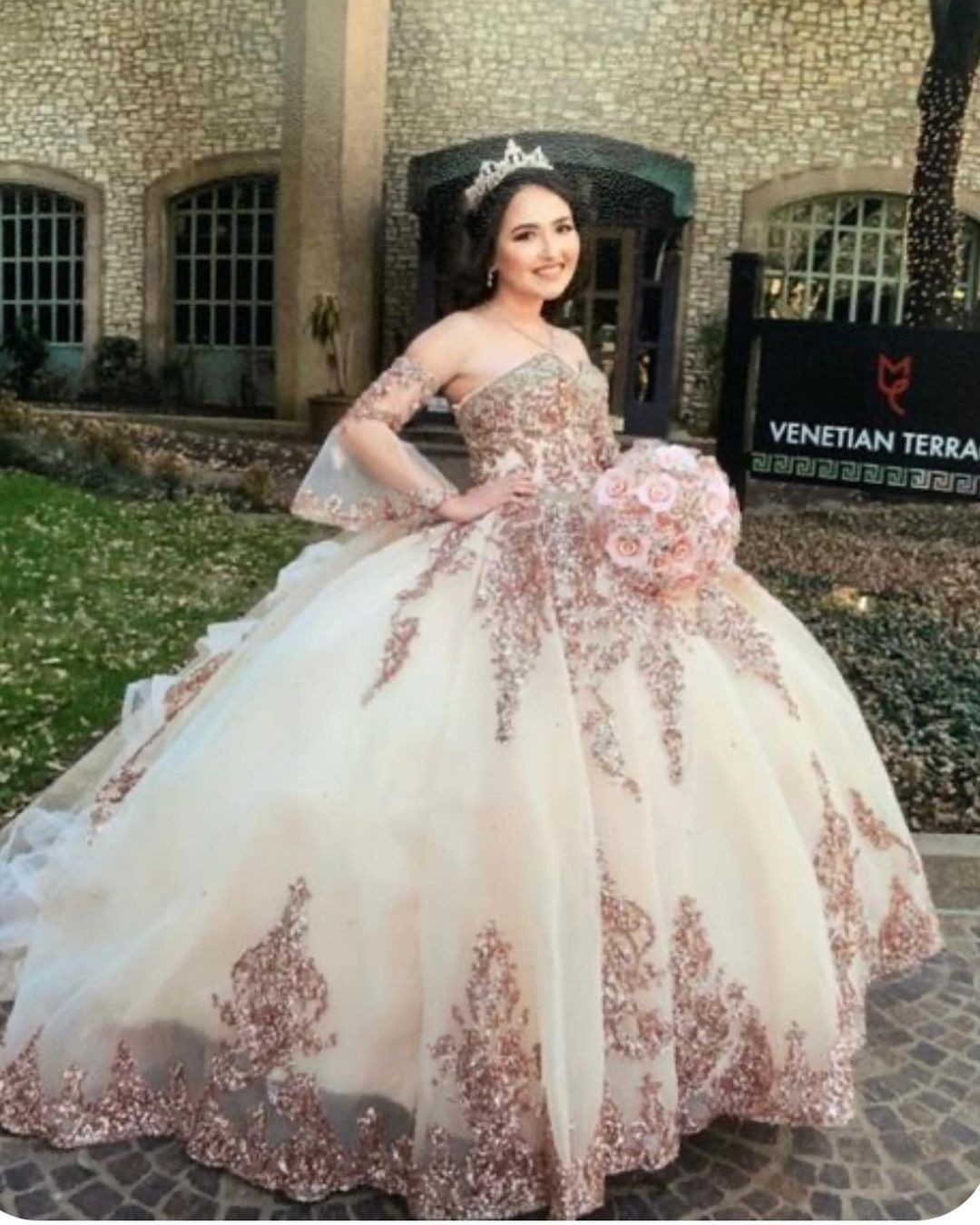 Gorgeous 2 Piece Detachable Juliet Long Sleeve Quinceanera Prom Dresses 2022 Mexican Ball Gown Lace XV Sweetheart Organza Evening party dress Vestidos 15 Anos, Green
Gorgeous 2 Piece Detachable Juliet Long Sleeve Quinceanera Prom Dresses 2022 Mexican Ball Gown Lace XV Sweetheart Organza Evening party dress Vestidos 15 Anos, Green