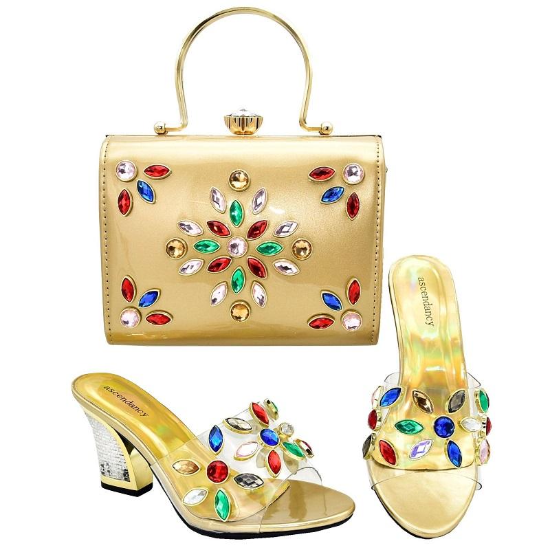 Slippers Summer Thick-heeled High-heeled Colorful Diamond Transparent PVC With Banquet Bag Large Size Female Sandals, Blue
Slippers Summer Thick-heeled High-heeled Colorful Diamond Transparent PVC With Banquet Bag Large Size Female Sandals, Blue