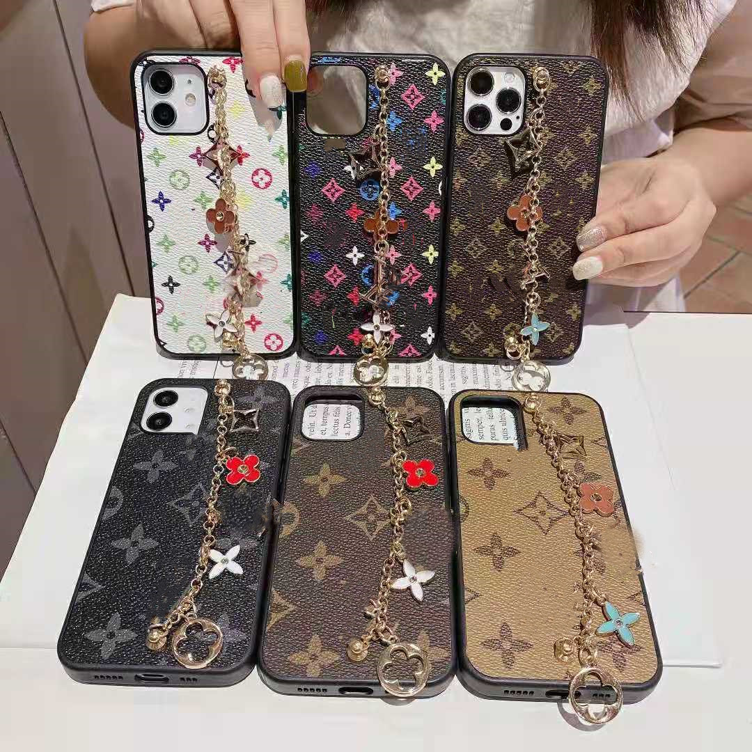 2021 Top brand chain designer phone cases For iPhone 12 promax 12pro 11 XS Max XR X 8 Plus
2021 Top brand chain designer phone cases For iPhone 12 promax 12pro 11 XS Max XR X 8 Plus