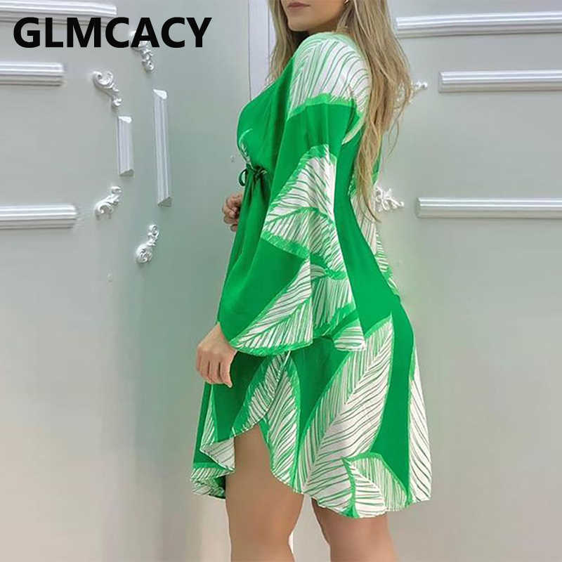 Women Cape Sleeve Leaves Print Ruched Dress 210630