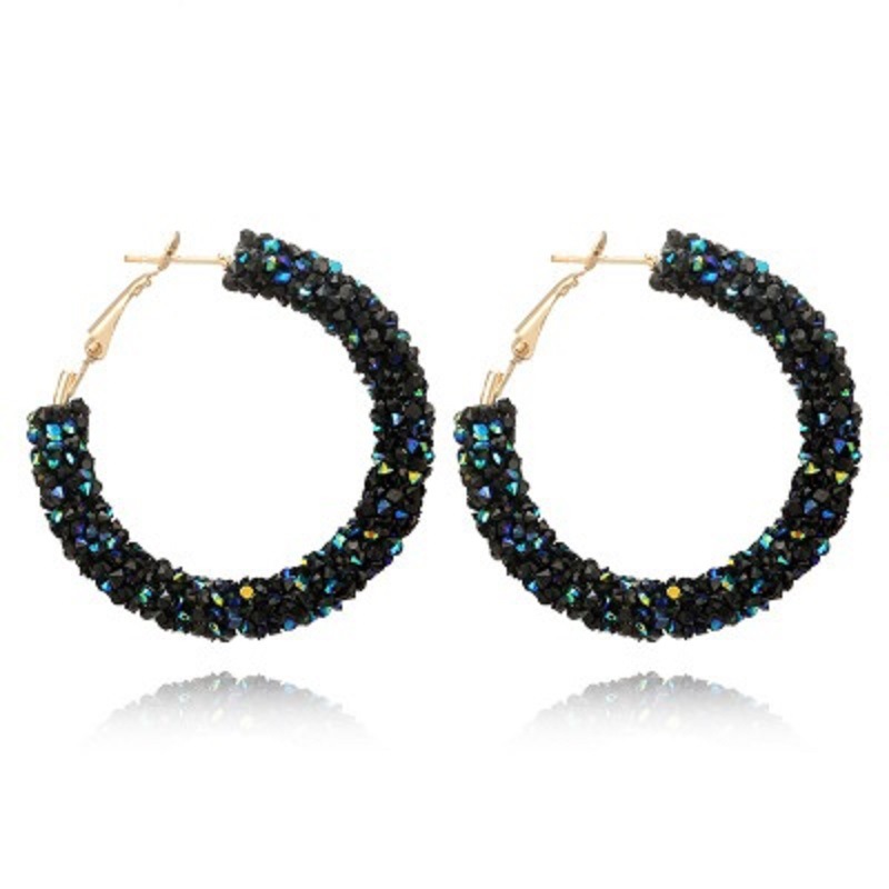 European and American simple earnails personality retro exaggerated earrings handmade beads crystal earrings ear pendant girl
European and American simple earnails personality retro exaggerated earrings handmade beads crystal earrings ear pendant girl