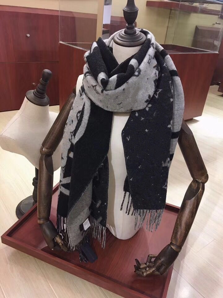TopLuxury designer winter cashmere scarf female 2021 letter flower men and women new high-level sense p3, Blue;gray
TopLuxury designer winter cashmere scarf female 2021 letter flower men and women new high-level sense p3, Blue;gray