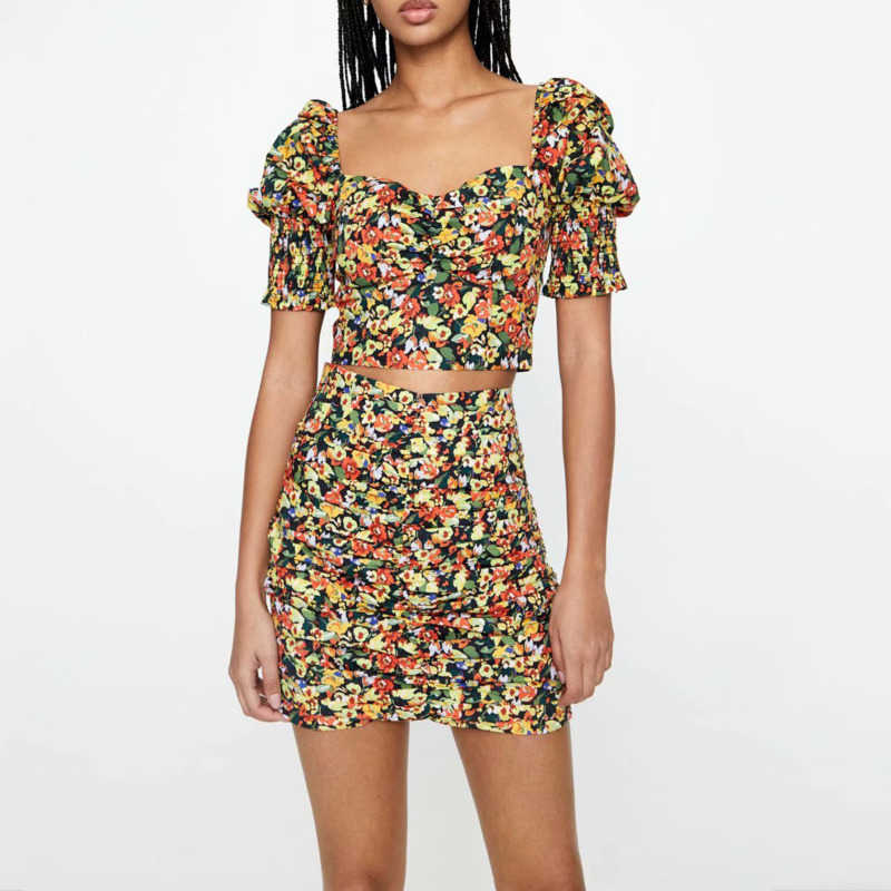 DEAT Summer Holiday Style Printing Short Puff Sleeve Square Collar Top Mini Skirt Two Piece Set Women Outfits MJ176 210709
DEAT Summer Holiday Style Printing Short Puff Sleeve Square Collar Top Mini Skirt Two Piece Set Women Outfits MJ176 210709