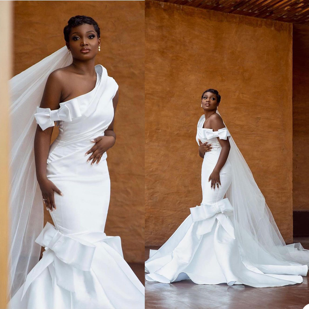 Simple Satin Mermaid Wedding Dress One Shoulder Bridal Gowns robes de mariée Tiered Skirt Sweep Train Bride Dresses