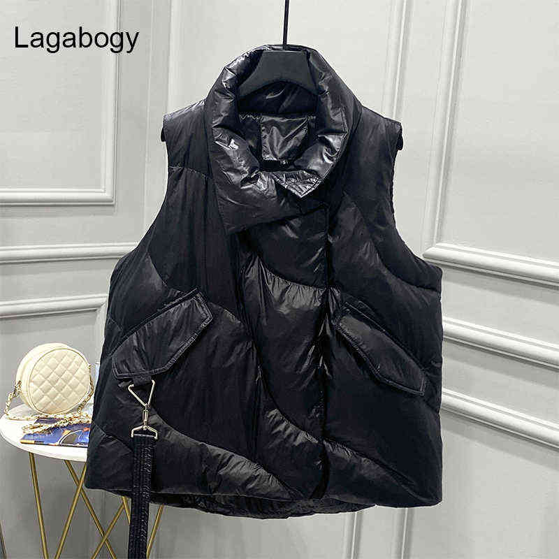 Lagabogy Winter Oversize White Duck Down Vest Women Coats Female Big Pocket Waistcoat Autumn Puffer Jacket Loose Parkas 211120