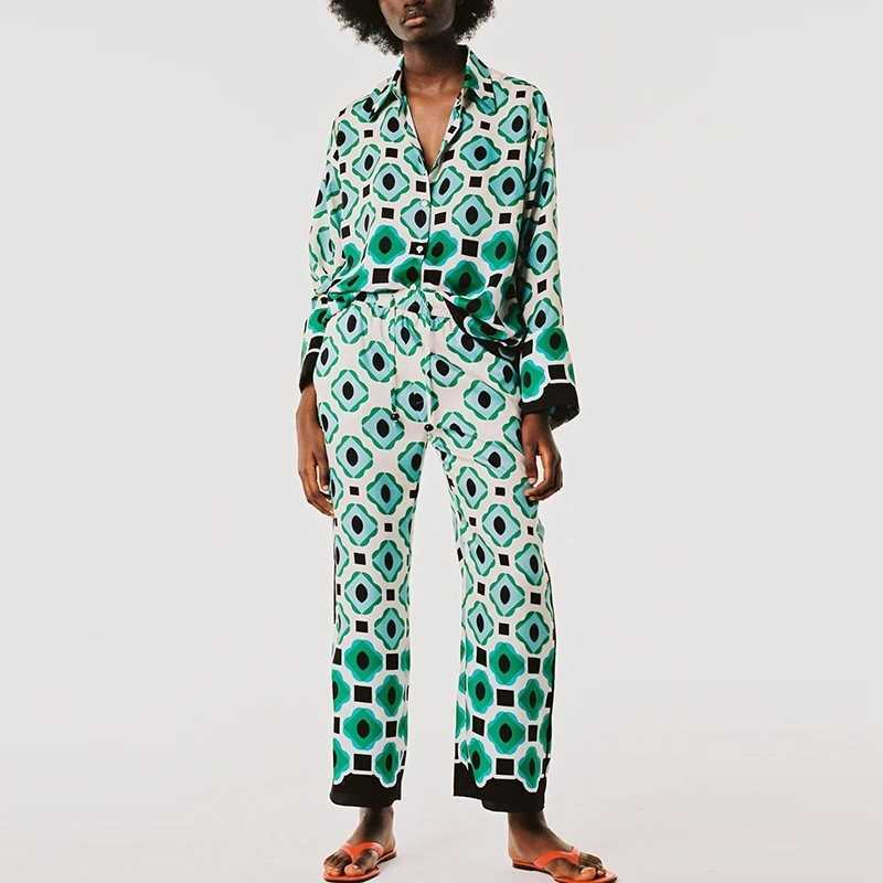 Two Piece Outfits For Women Blouse And Pants Womens Outfit Set Floral Print High Waist Loose Trousers Shirt Sets 210525
Two Piece Outfits For Women Blouse And Pants Womens Outfit Set Floral Print High Waist Loose Trousers Shirt Sets 210525
