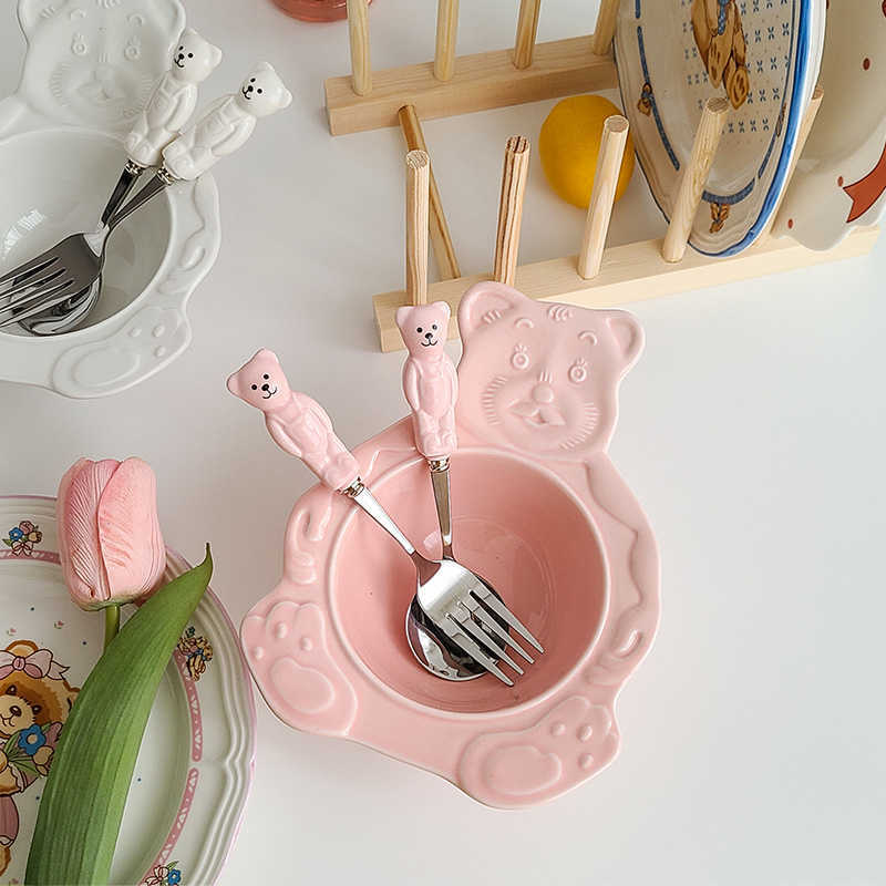 Korean Color Cute Bear Spoon Fork Tableware Spoon Dessert Spoon Fork Fruit Fork Y0702
Korean Color Cute Bear Spoon Fork Tableware Spoon Dessert Spoon Fork Fruit Fork Y0702