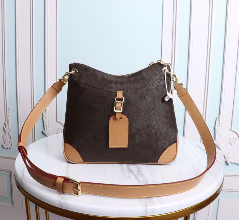 Vintage leather brown shoulder bag zipper crescent cross body bag woman Designer handbag nice, Not sale
Vintage leather brown shoulder bag zipper crescent cross body bag woman Designer handbag nice, Not sale