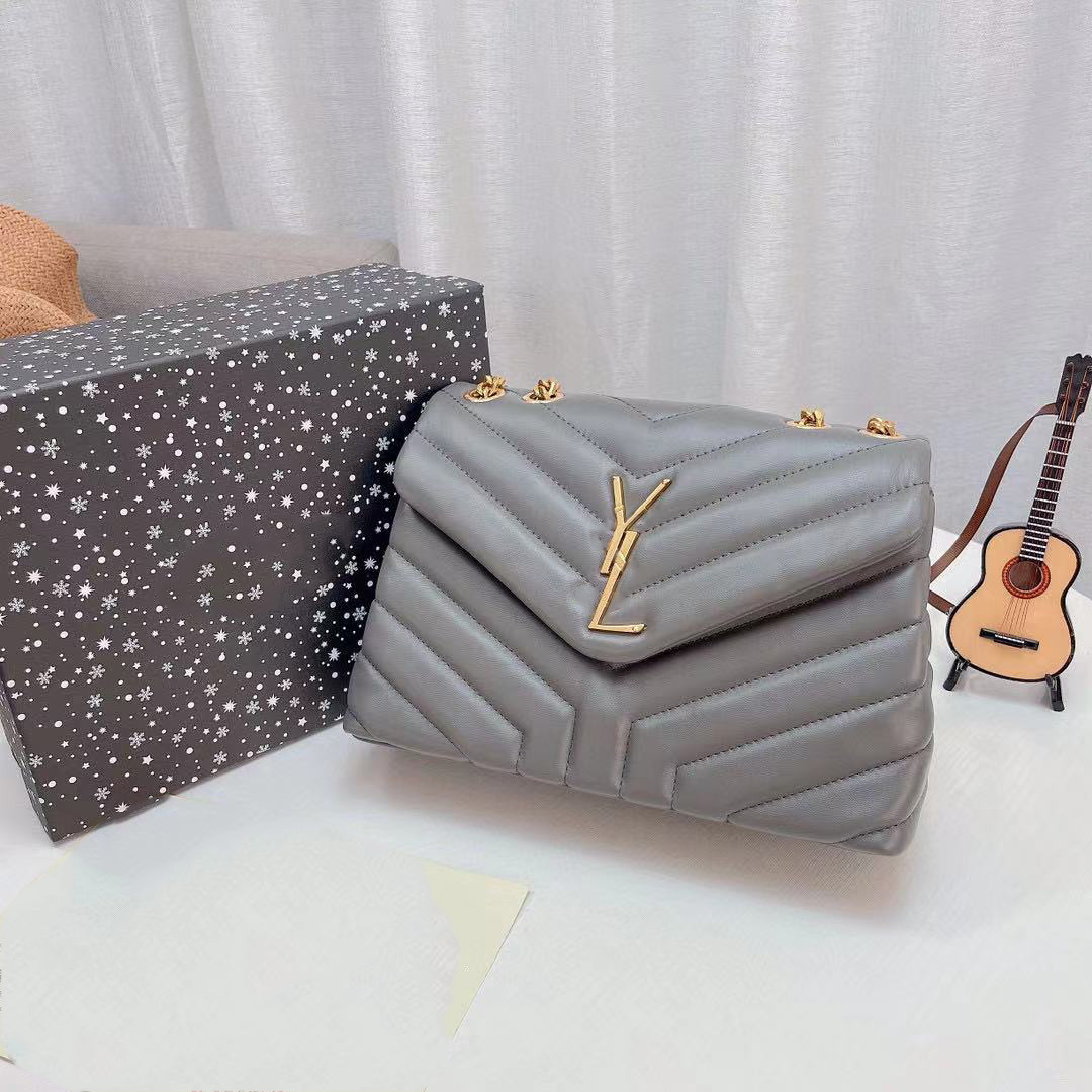 Handbags Women Shoulder Bags Totes black calfskin caviar classic Diamond quilted bag chains double flap medium Genuine Leather cross body 0002, #4 original dust bag
Handbags Women Shoulder Bags Totes black calfskin caviar classic Diamond quilted bag chains double flap medium Genuine Leather cross body 0002, #4 original dust bag