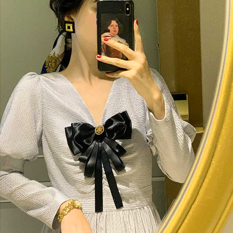 French Full Sleeve Long Fairy Dress Retro Bow Women Casual Puff Fall Korean Lady Party Wedding Robe 210604, Blue
French Full Sleeve Long Fairy Dress Retro Bow Women Casual Puff Fall Korean Lady Party Wedding Robe 210604, Blue