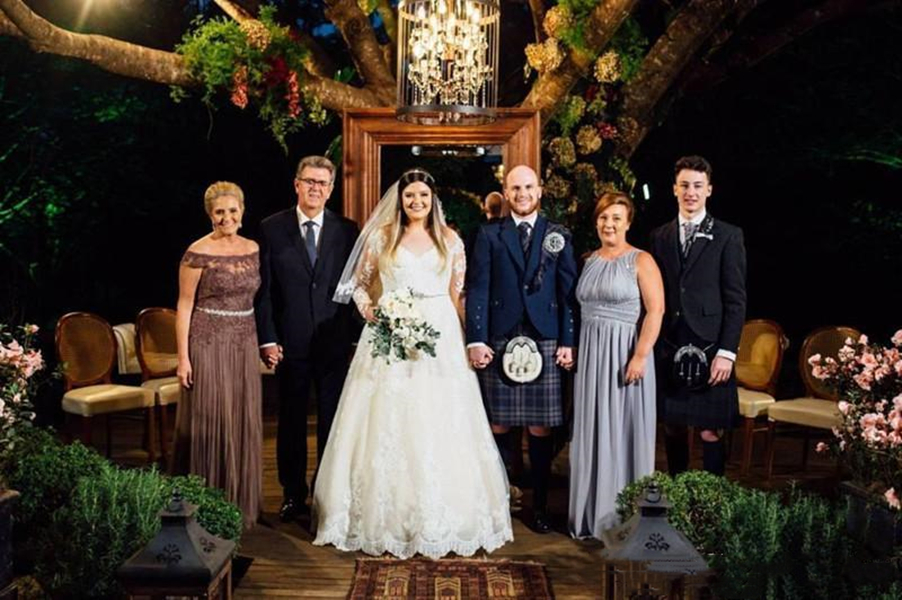 Rustic A Line Lace Wedding Dresses Long Sleeves Bridal Gowns Appliques Forest Autumn Spring V-Neck Country Plus Size Bride Dress Back Buttons 2021 rob