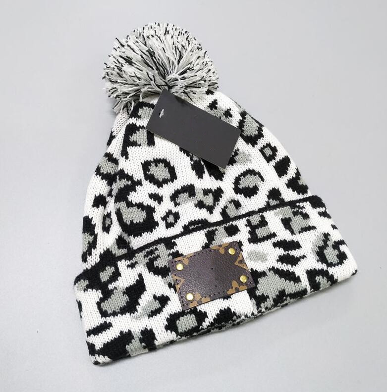 Luxury beanies Hight quality men and Wool knitted hat classical sports skull caps women High-end casual gorros Bonnet 32162
Luxury beanies Hight quality men and Wool knitted hat classical sports skull caps women High-end casual gorros Bonnet 32162