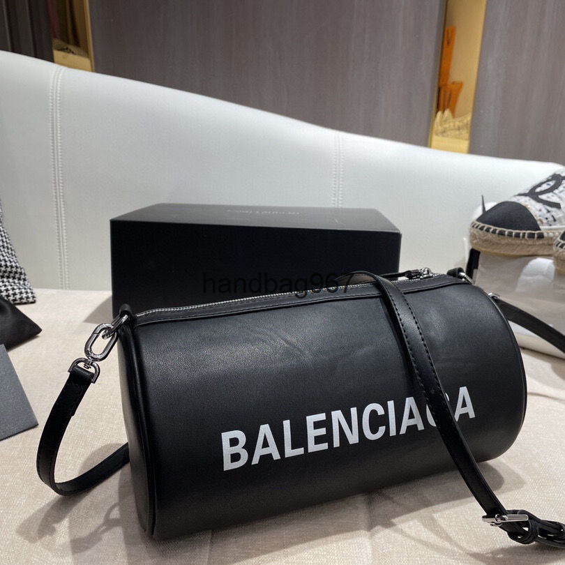 designer Bags Designer Women's Bags 2022 Fashion Balencaigas Round Pillow Handbag Single Shoulder Messenger Wide Shoulder Stra GR3VZ57Y
designer Bags Designer Women's Bags 2022 Fashion Balencaigas Round Pillow Handbag Single Shoulder Messenger Wide Shoulder Stra GR3VZ57Y