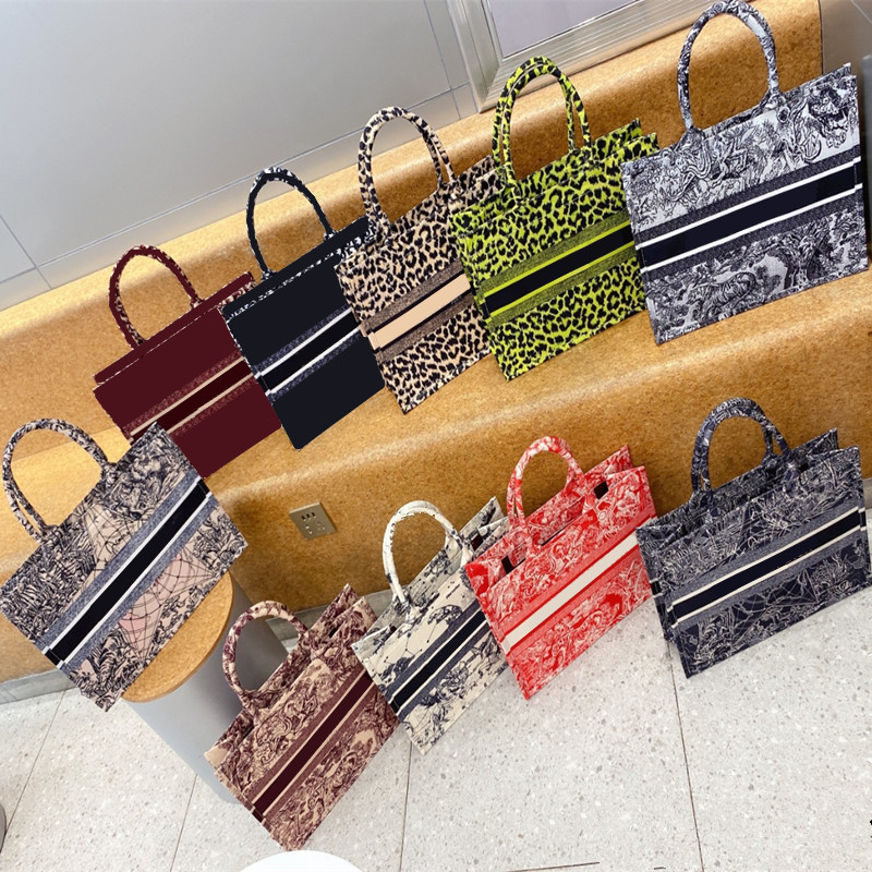 Fashion Designer handbag women shopping bags classic printed letter totes high quality women's temperament shoulder bag, Opp bag
Fashion Designer handbag women shopping bags classic printed letter totes high quality women's temperament shoulder bag, Opp bag