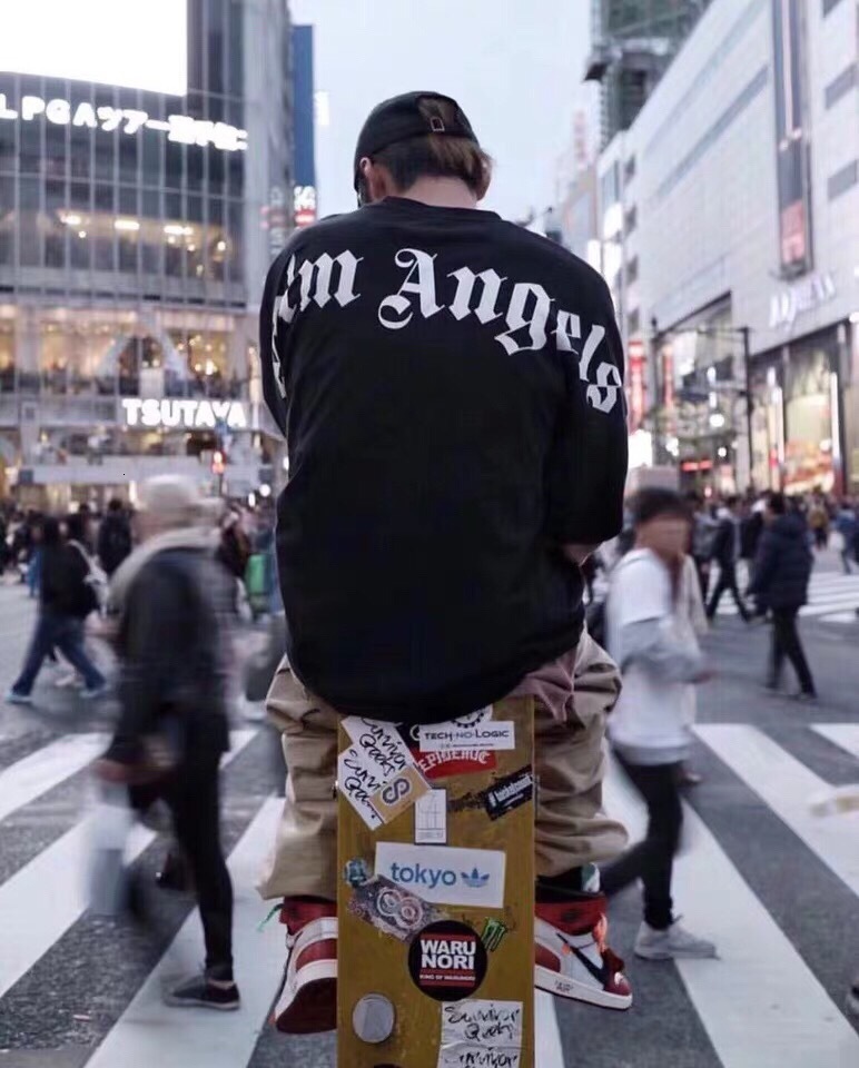 Ins net red same PA bat loose oversize half sleeve T-shirt for men and women, White;black
Ins net red same PA bat loose oversize half sleeve T-shirt for men and women, White;black