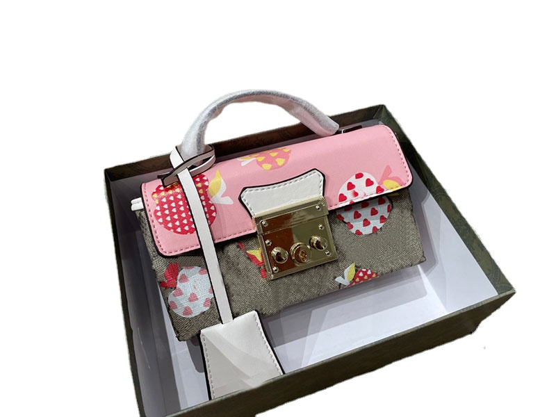 2021 new female bag fashion pearl bag simple cute candy color one-shoulder messenger bags
2021 new female bag fashion pearl bag simple cute candy color one-shoulder messenger bags