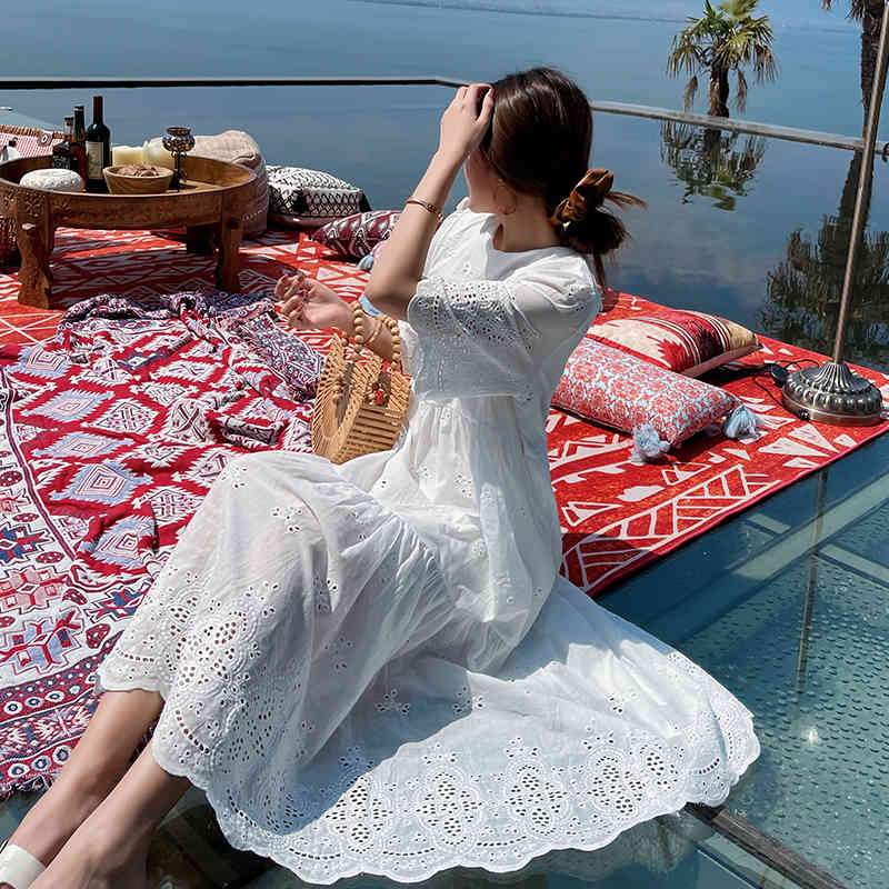 Bohemian White Hollow Dress Female Summer Round neck Short sleeve Embroidery Loose Holiday Long Robe femme 210525
Bohemian White Hollow Dress Female Summer Round neck Short sleeve Embroidery Loose Holiday Long Robe femme 210525
