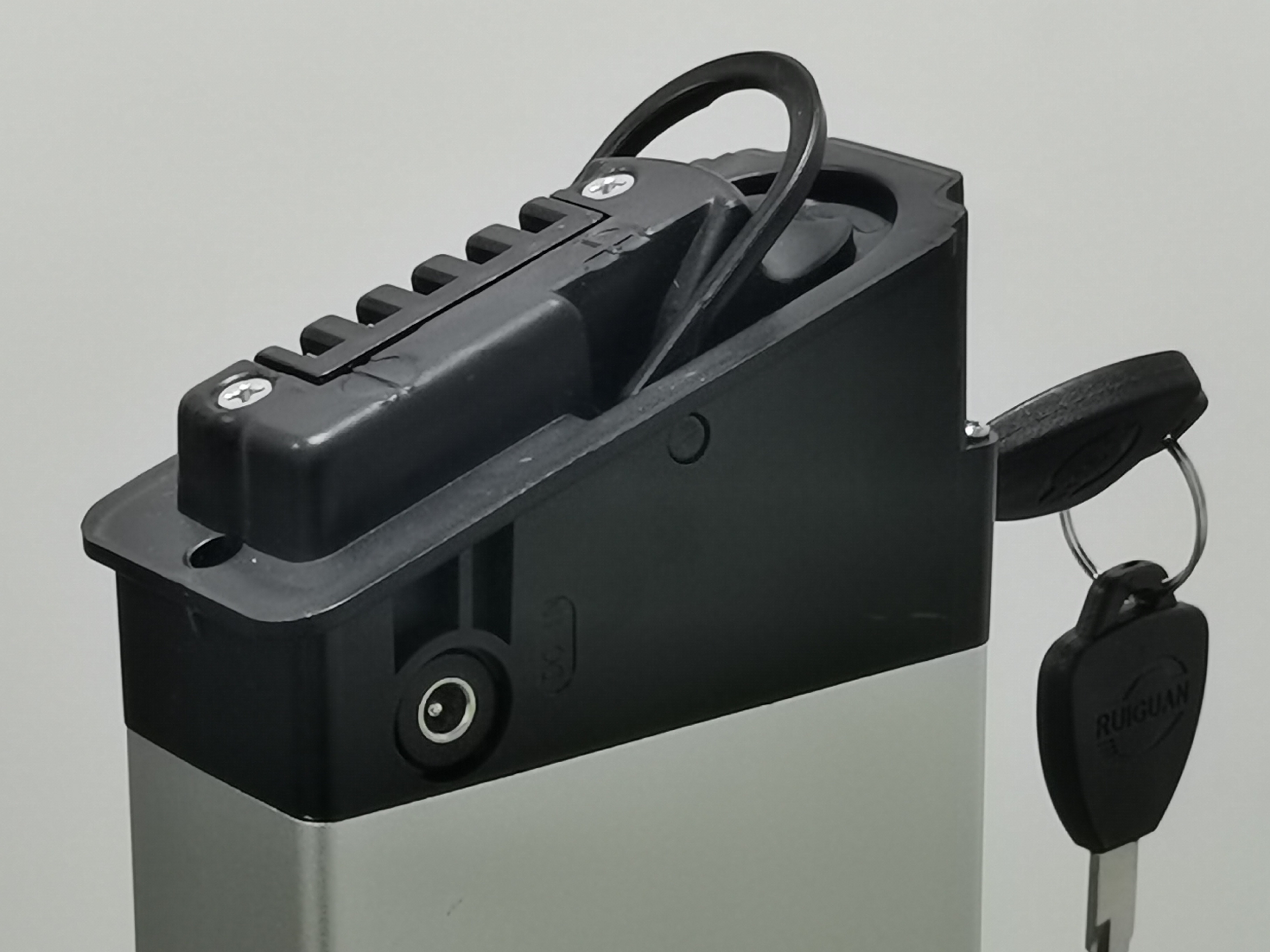 High Power 48V 12.8AH Electric bicycle battery 14ah E-bike built-in batteries 48 volt lithium batteria MX01 Electric bike
High Power 48V 12.8AH Electric bicycle battery 14ah E-bike built-in batteries 48 volt lithium batteria MX01 Electric bike