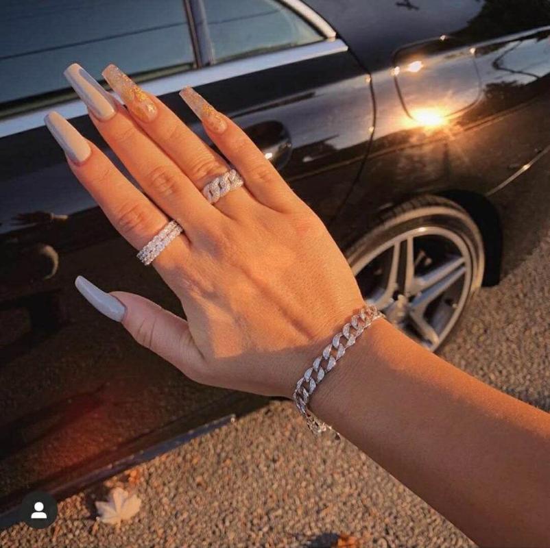 Cluster Rings HIBRIDE Trendy Big Charms Cubic Zircon Micro Paved Statement Ring For Women Finger Luxury Jewelry Gift Bijoux Femme R-235